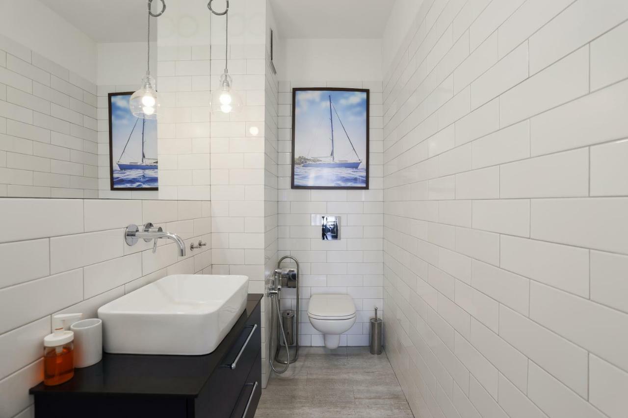 Unique Motlawa Riverbank Apartment Γκντανσκ Εξωτερικό φωτογραφία